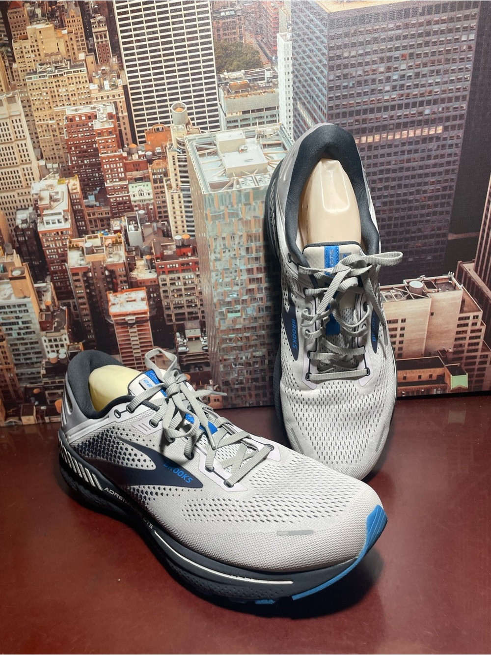 Brooks Adrenaline GTS 22 Shoes Mens Size 15 Gray and blue Sneakers 1103661D023